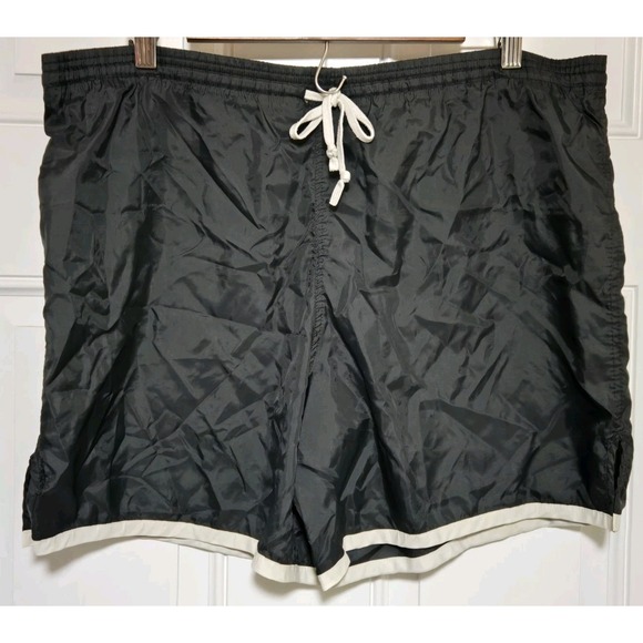 Vintage Umbro Shorts Adult Large Black Soccer Running Made in USA 100& Nylon - Picture 1 of 5